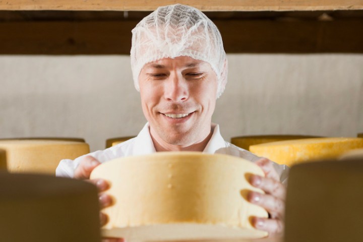 making cheese in viseu