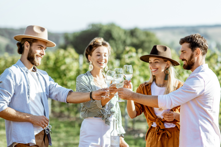 Farm - to - Table Vineyard Lunch